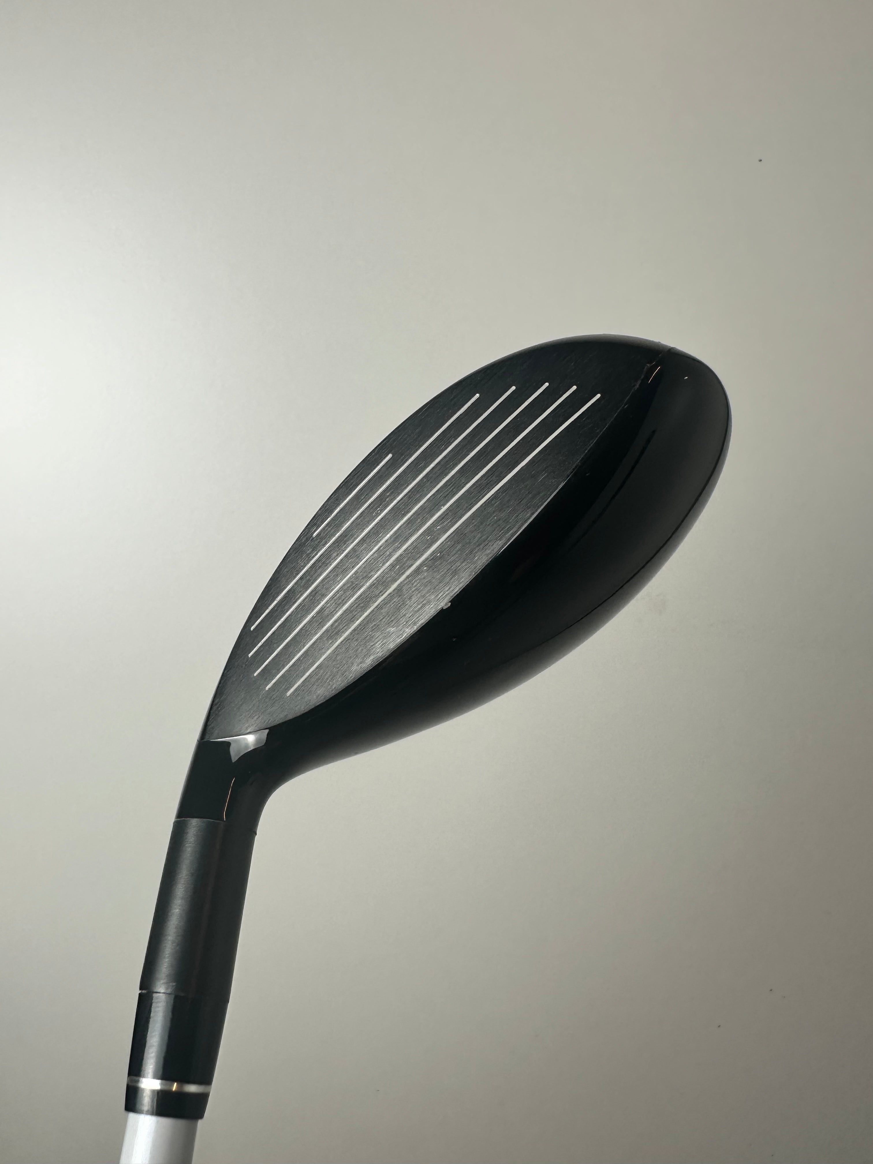 RH Callaway Legacy Black Hybrid #2 / Great Condition / Stiff Flex