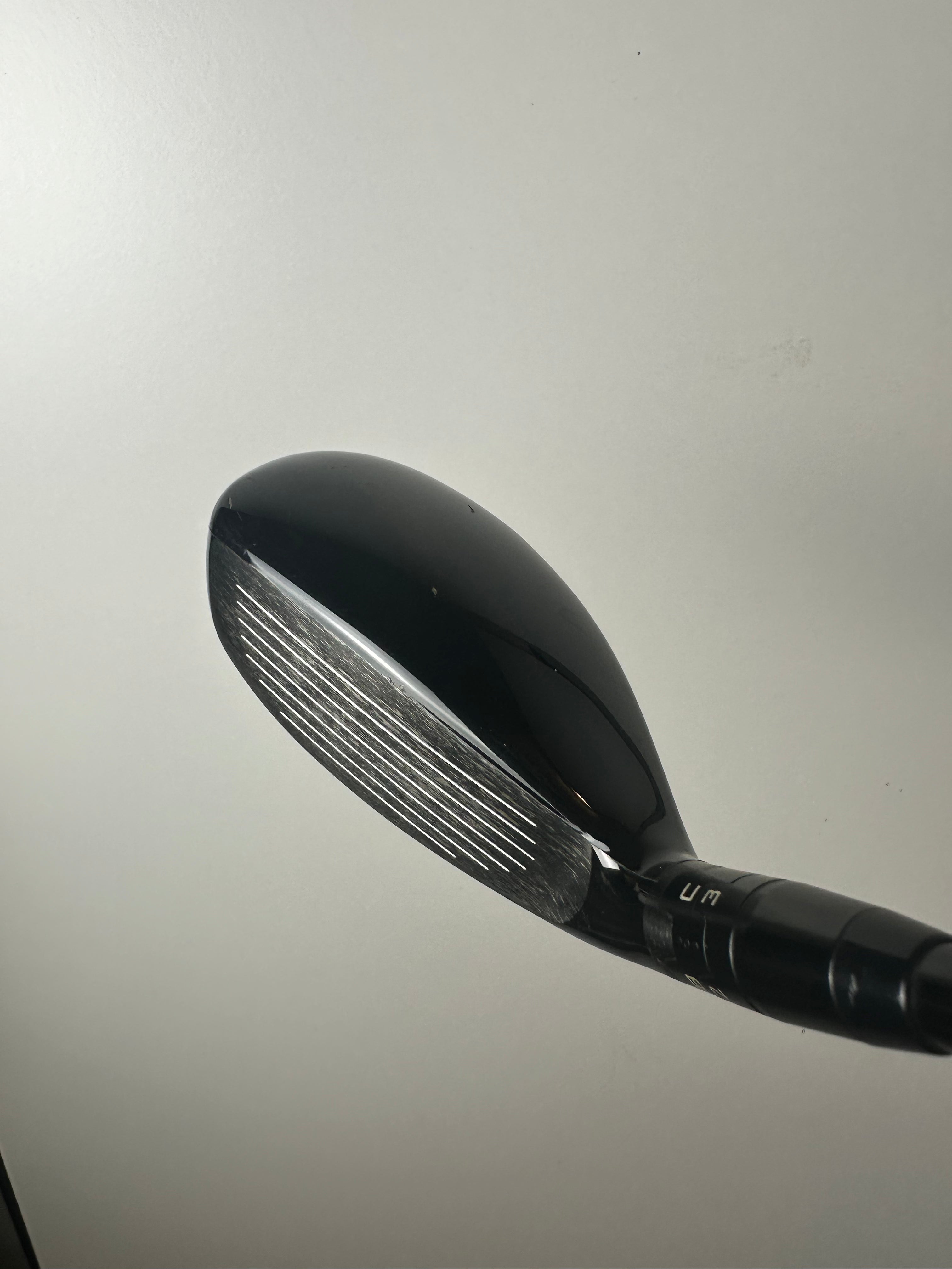 RH Titleist TSi3 Hybrid #2 / Good Condition / Stiff Flex