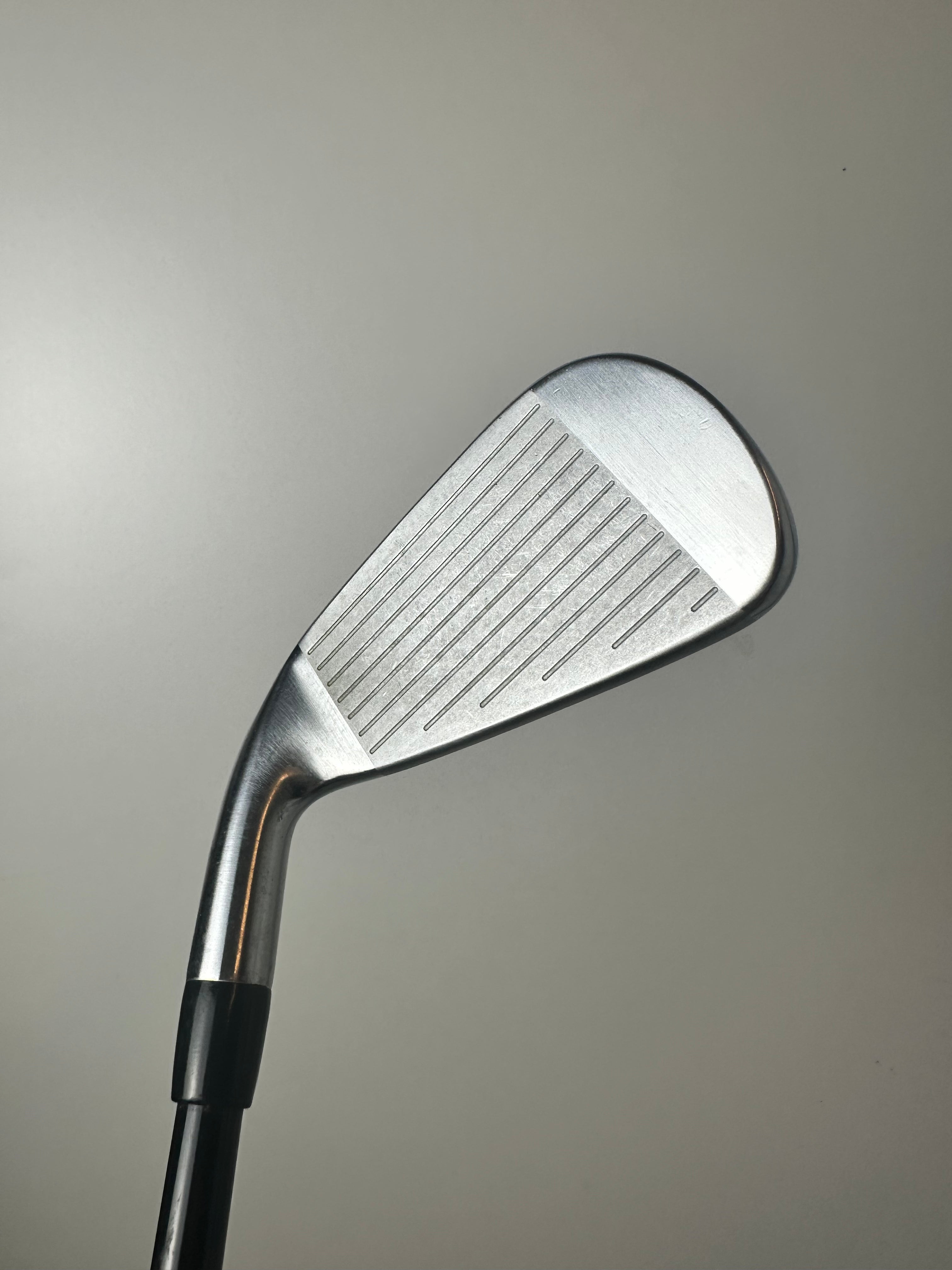 RH Titleist U505 Utility #4 / Great Condition / Extra Stiff