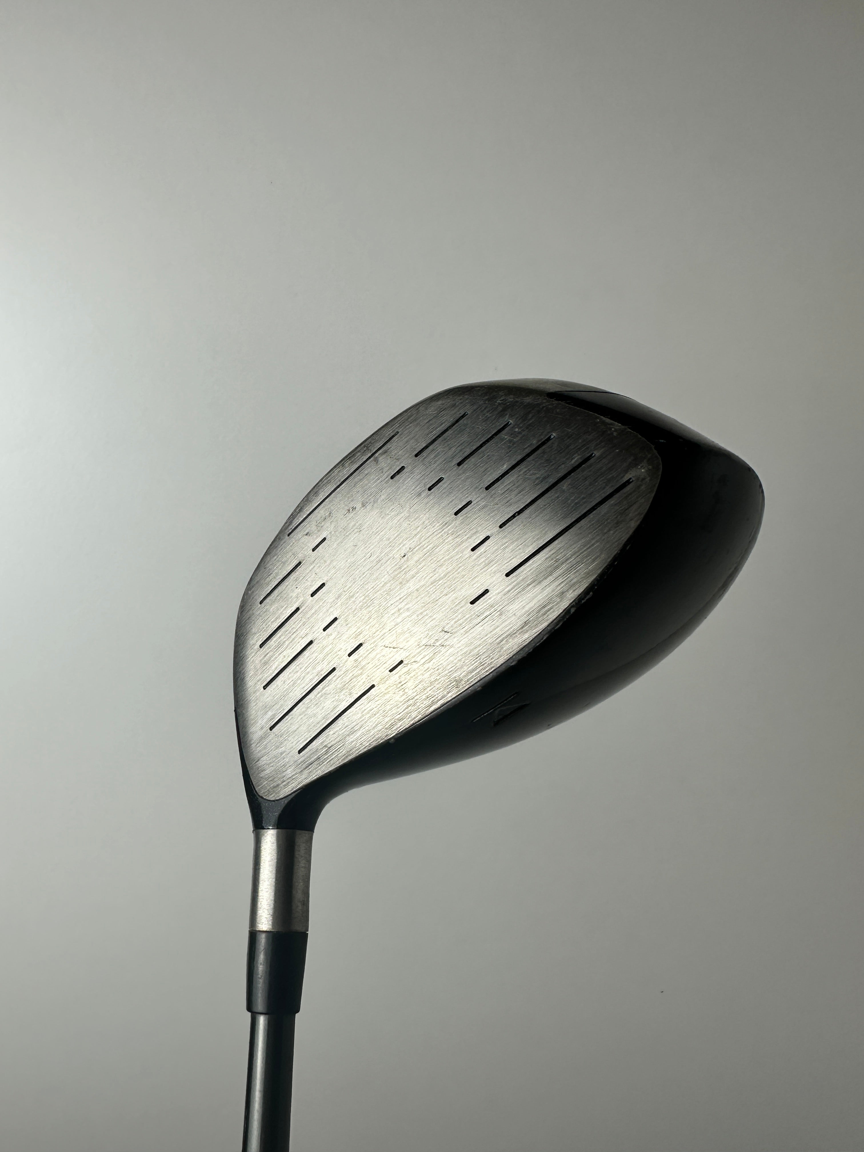 RH Titleist 905T Driver 10.5* / Good Condition / Regular Flex