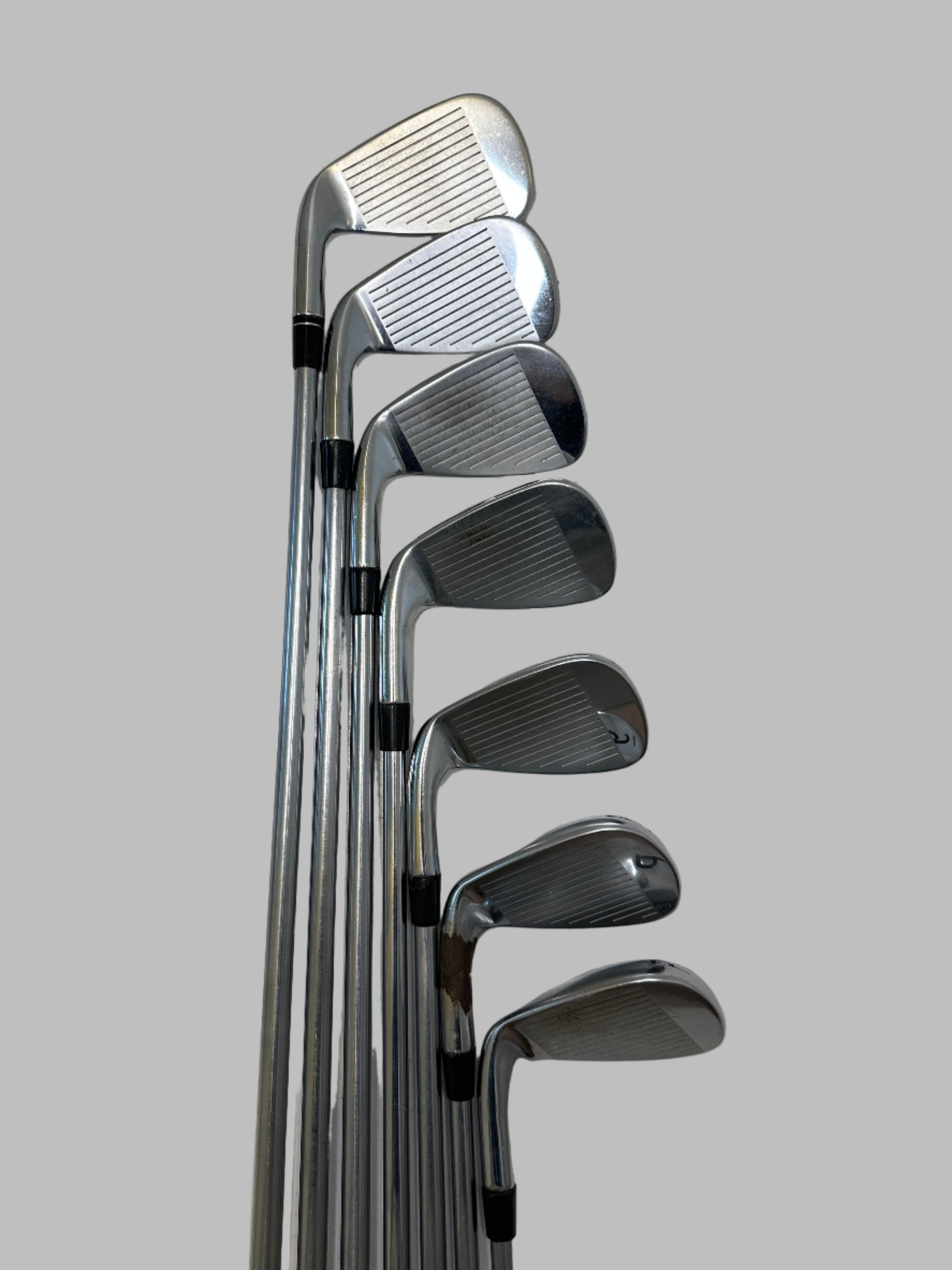 Wilson D9 Forged Irons (4-PW) / Good Condition / Regular Flex