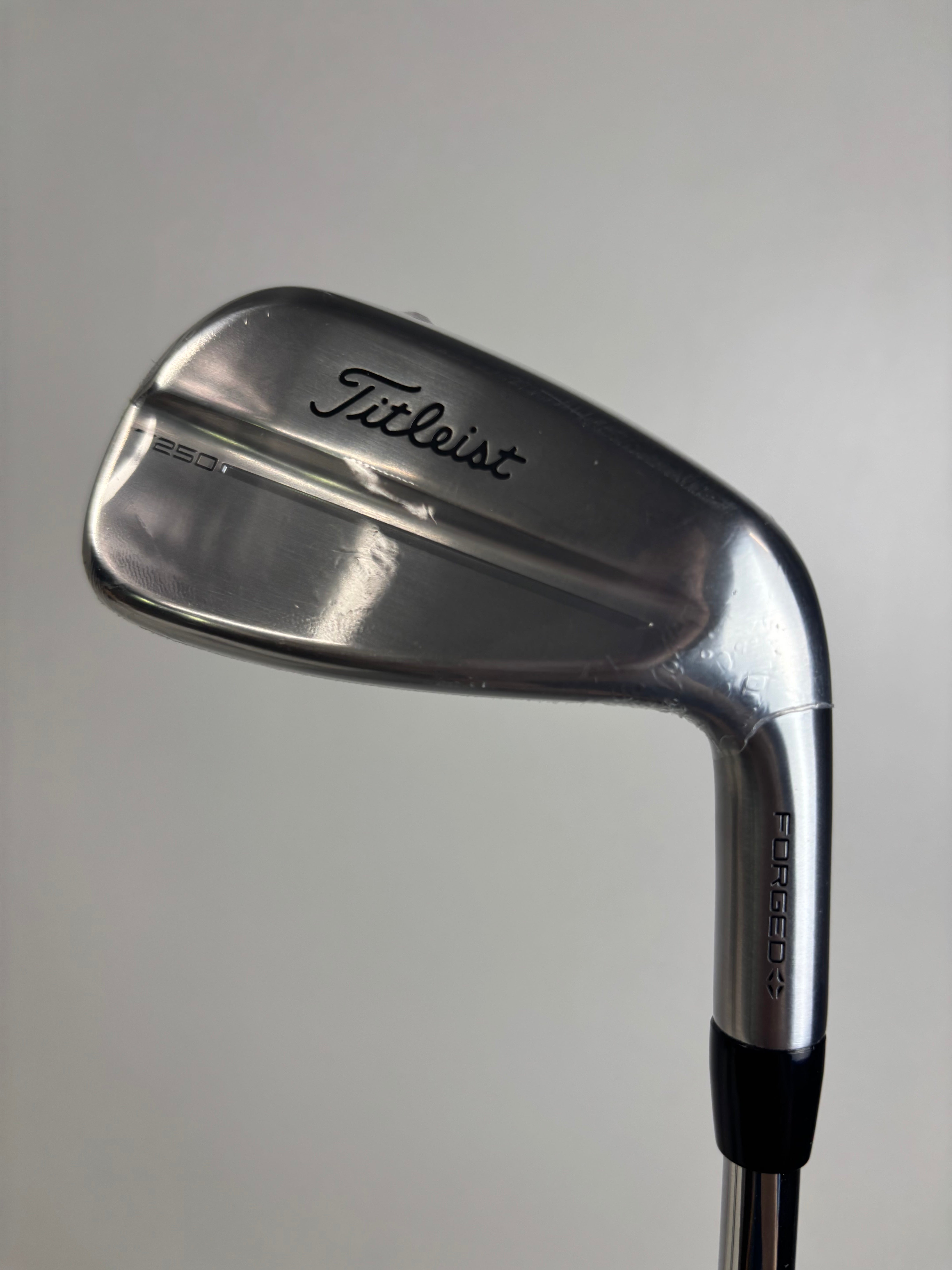 RH Titleist T250 Irons (5-PW)