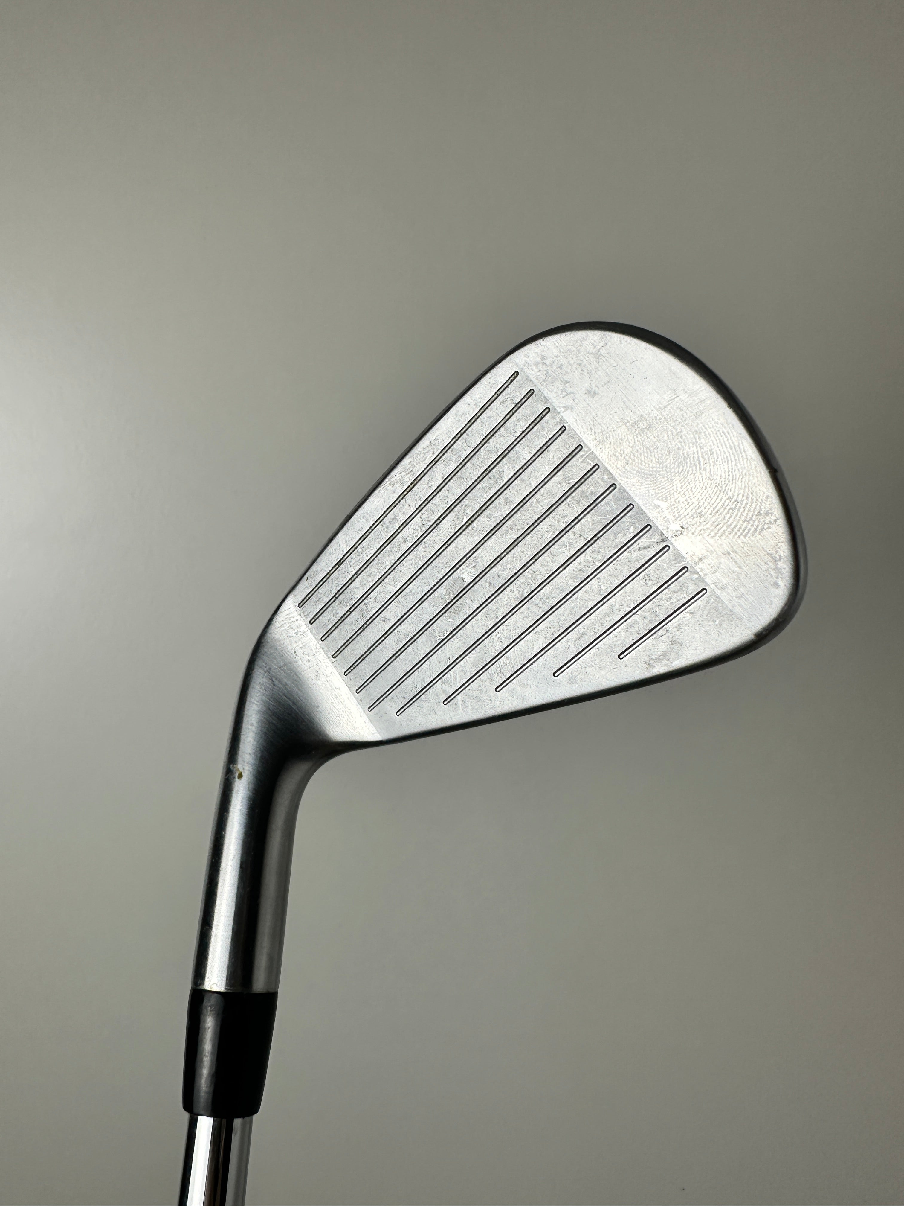 RH Titleist T200 #6 iron / Great Condition / Extra Stiff