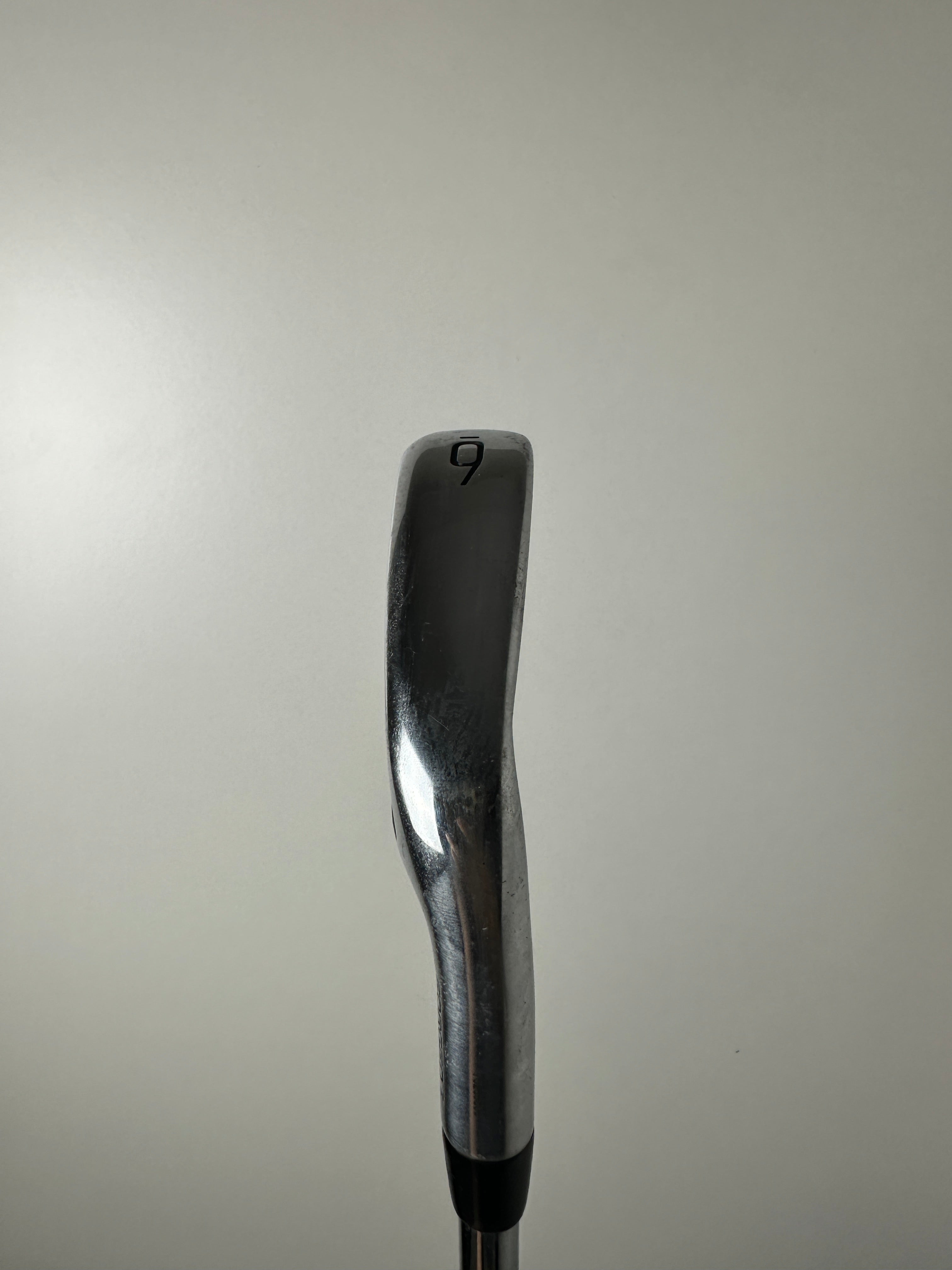 RH Titleist T200 #6 iron / Great Condition / Extra Stiff