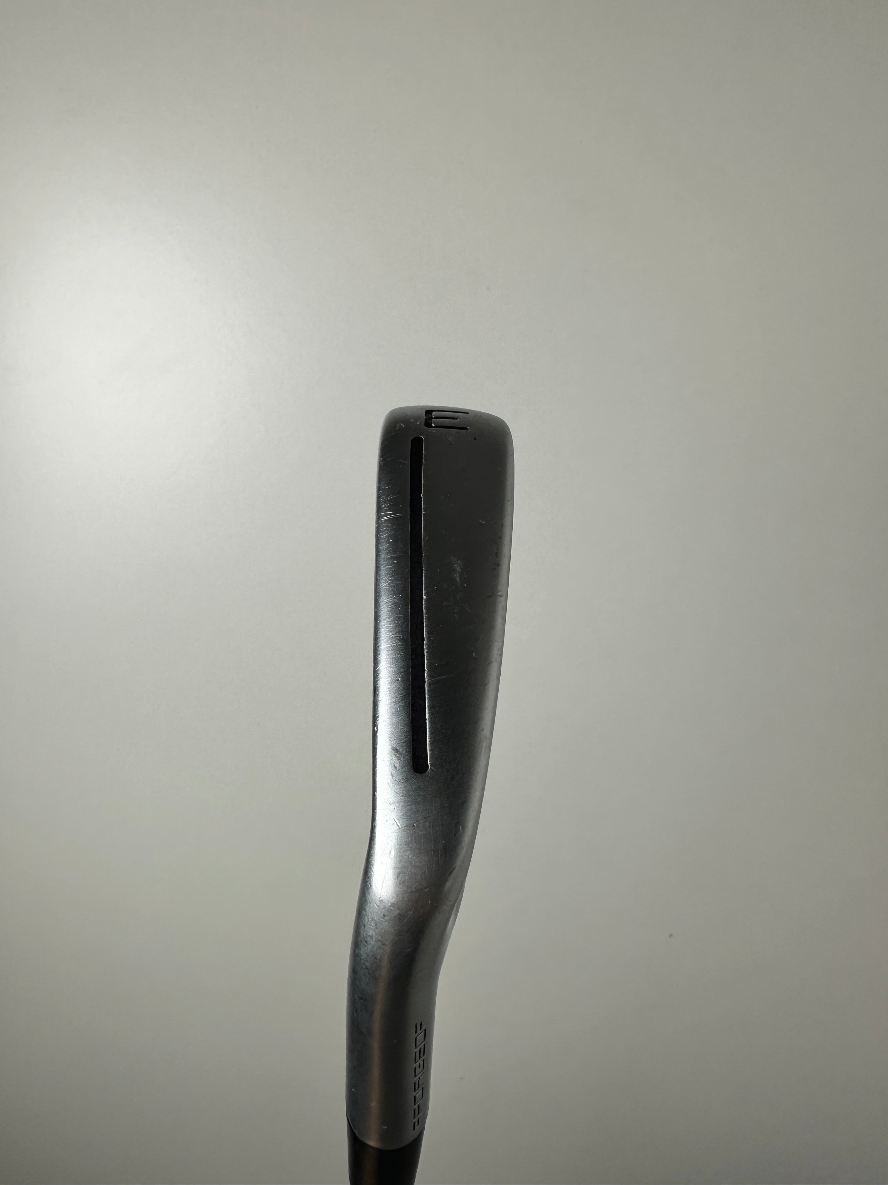 LH Taylormade P790 #3 iron / Great Condition / Stiff Flex