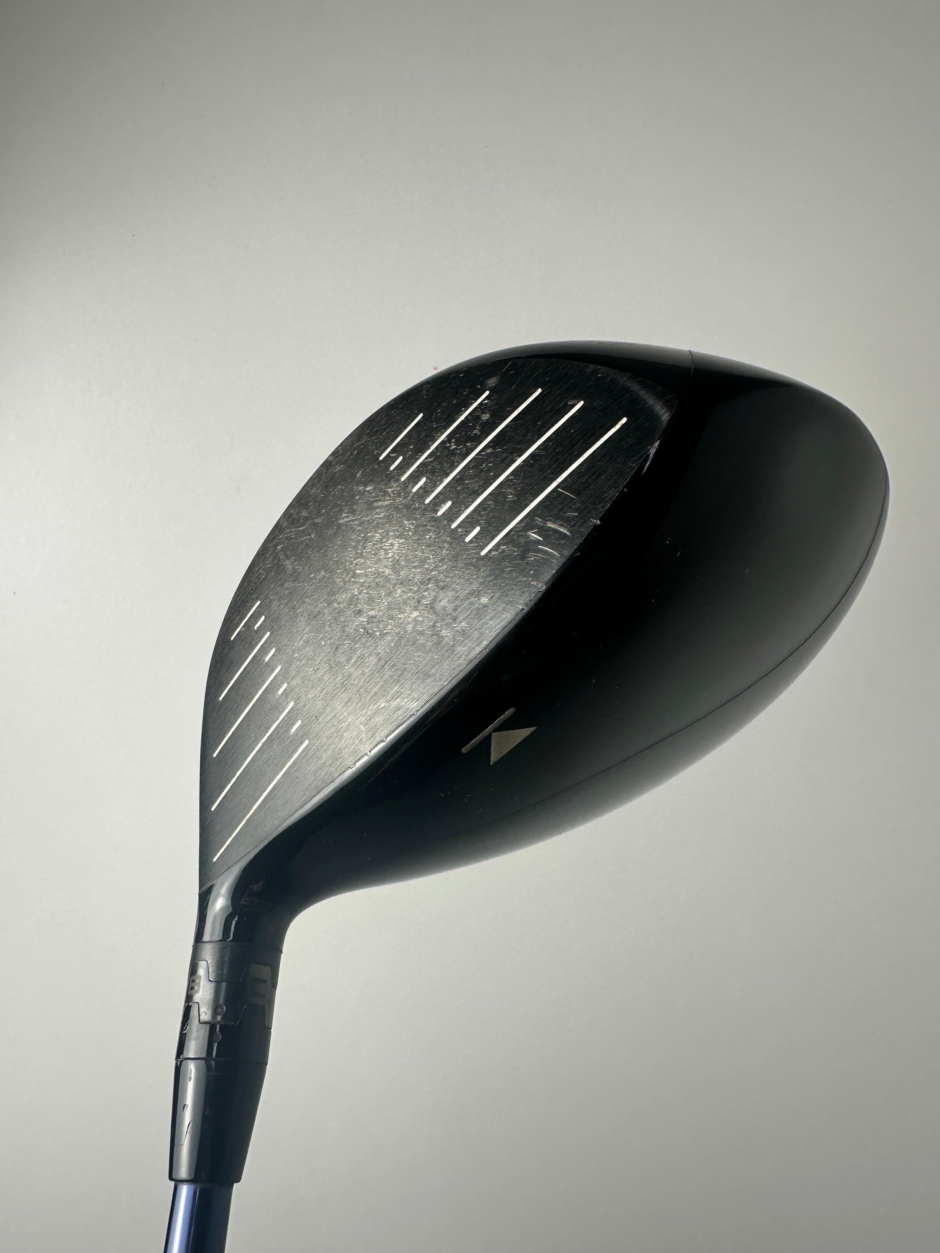RH Titleist 910D2 Driver 9.5* / Good Condition / Stiff Flex