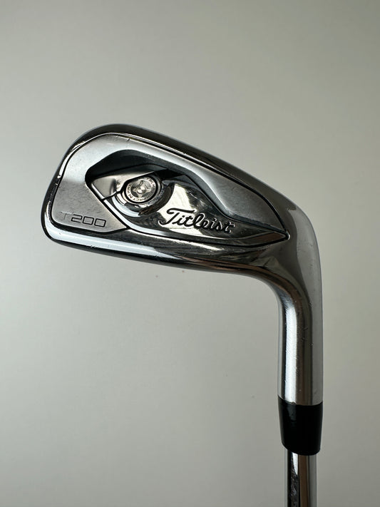 RH Titleist T200 Irons (6-PW)