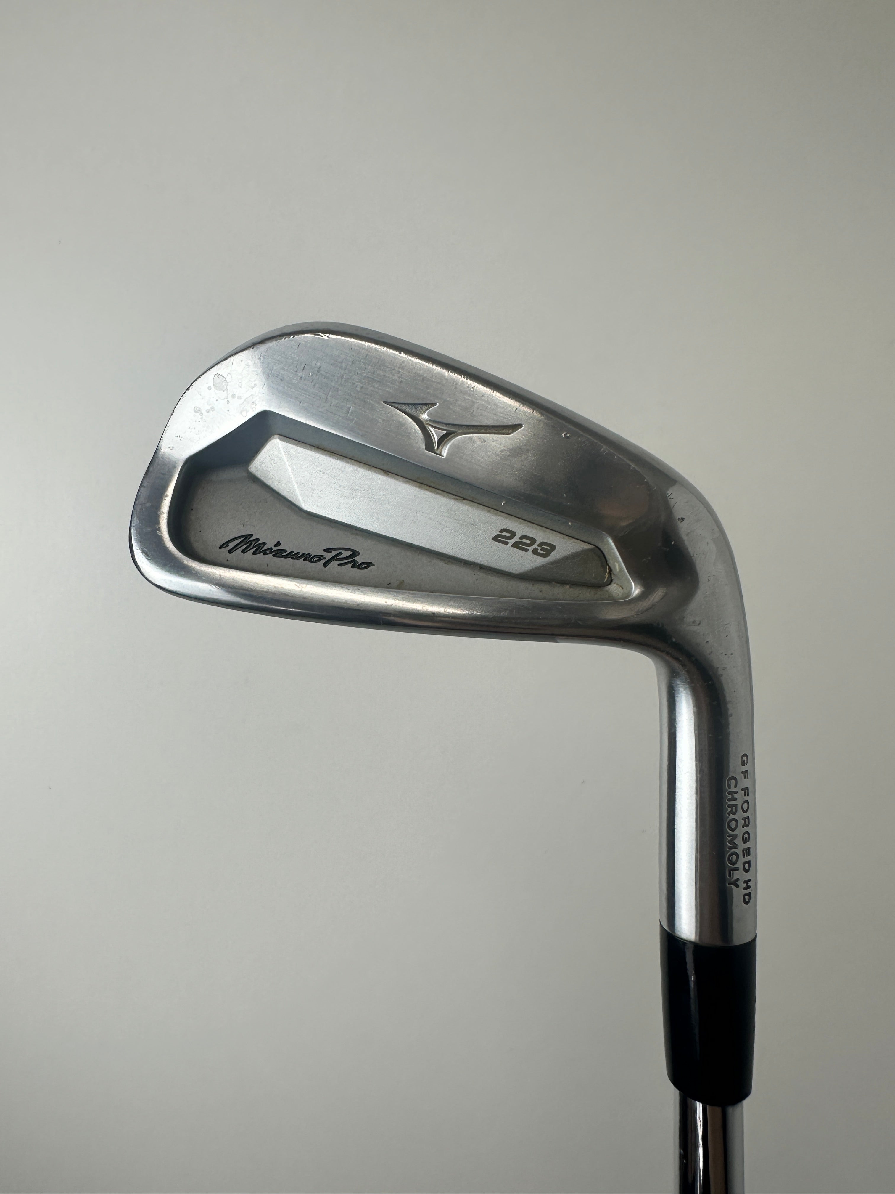 RH Mizuno Pro 223 Irons (5-GW) / Good Condition / Stiff Flex