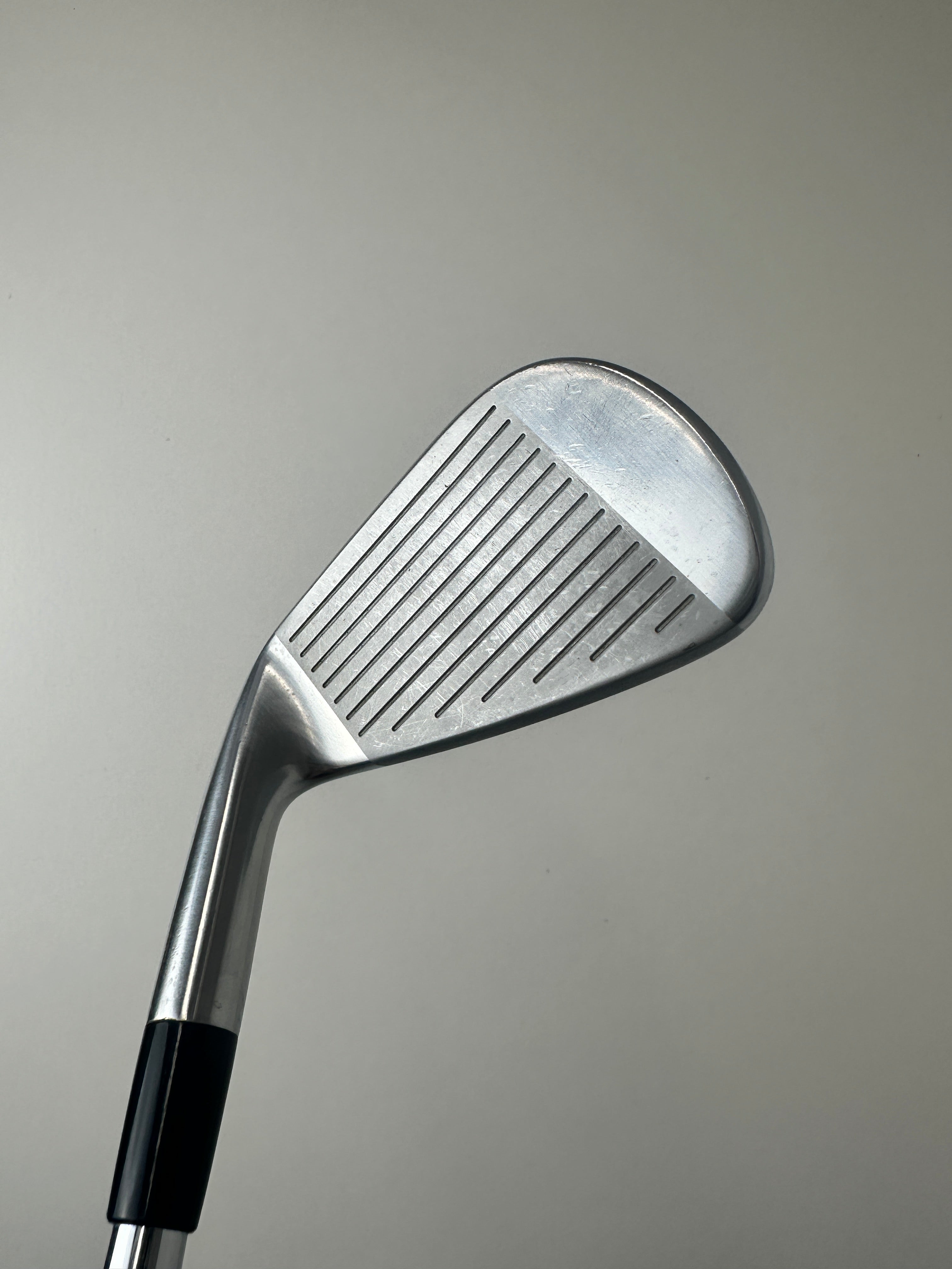 RH Mizuno Pro 223 Irons (5-GW) / Good Condition / Stiff Flex