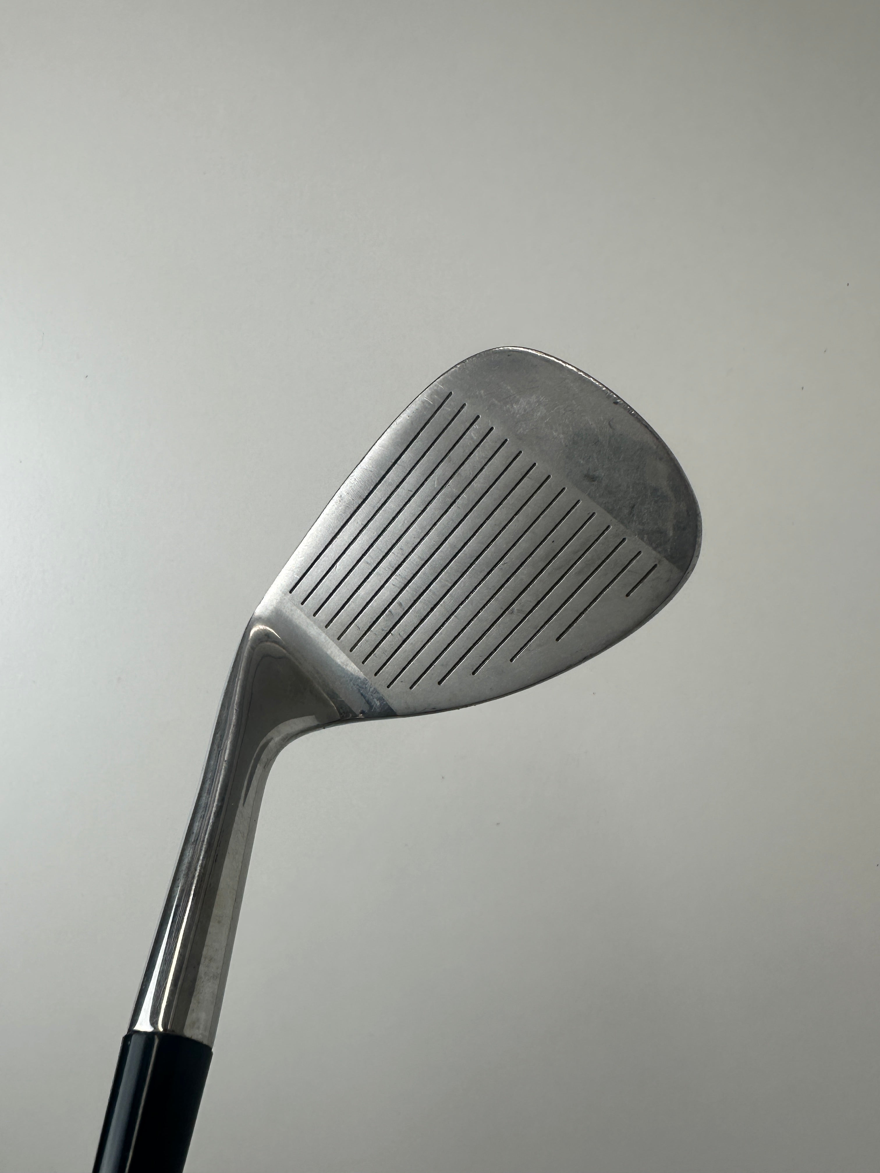RH Wilson Harmonized Wedge 52-8 / Good Condition / Regular Flex