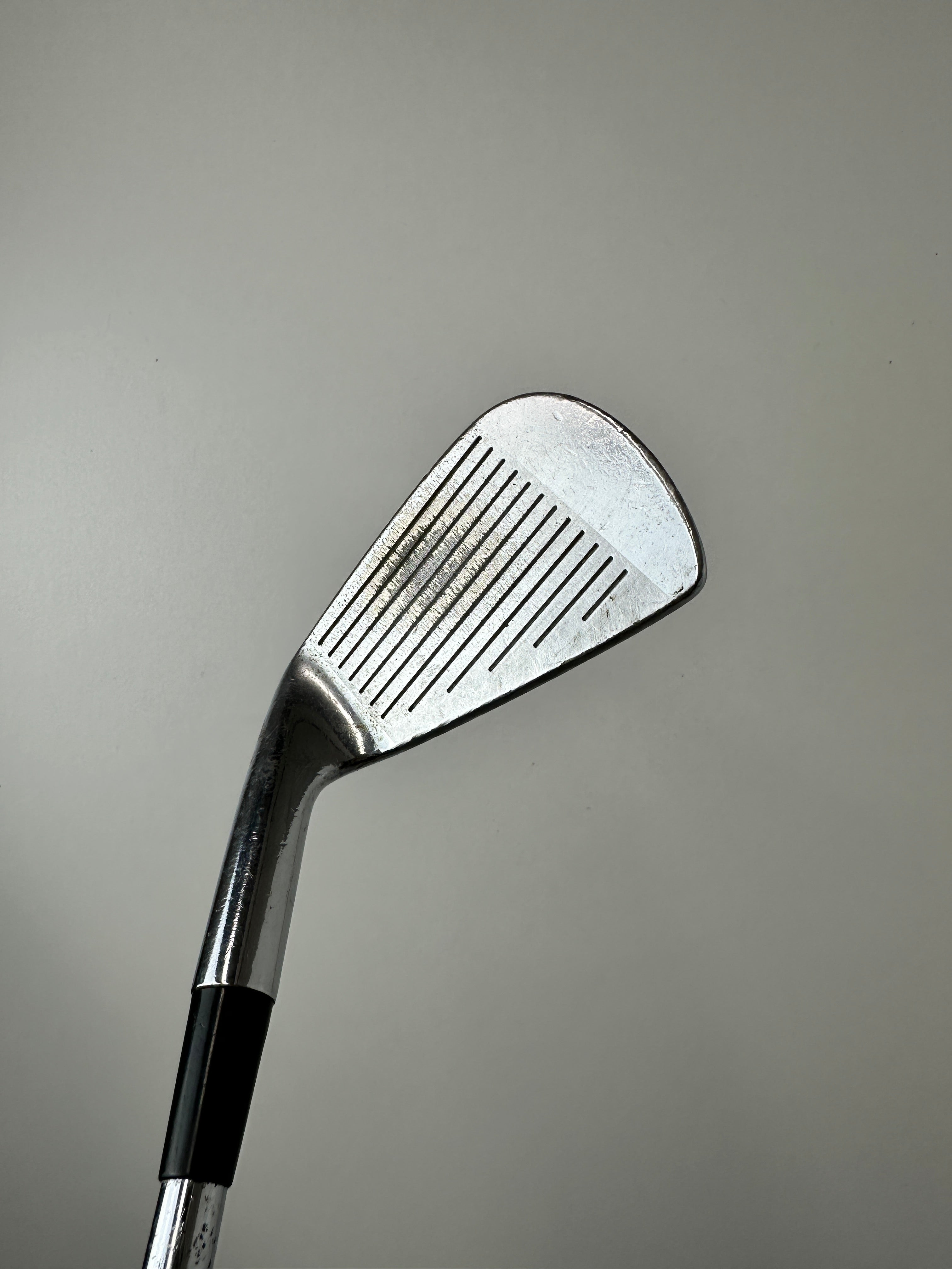 RH Titleist 690MB Irons (3-PW) / OK Condition / Stiff Flex