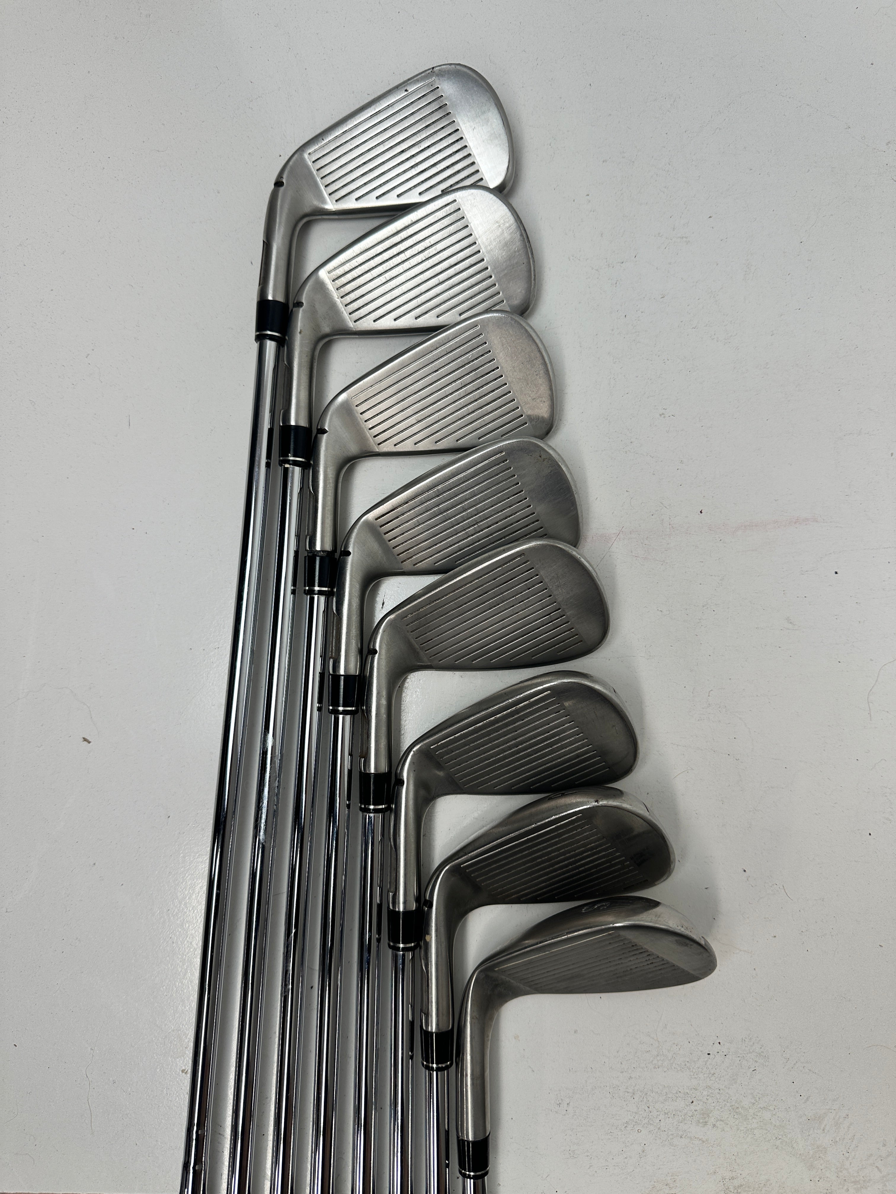 RH Taylormade M5 Irons (4-SW) / Good Condition / Regular Flex