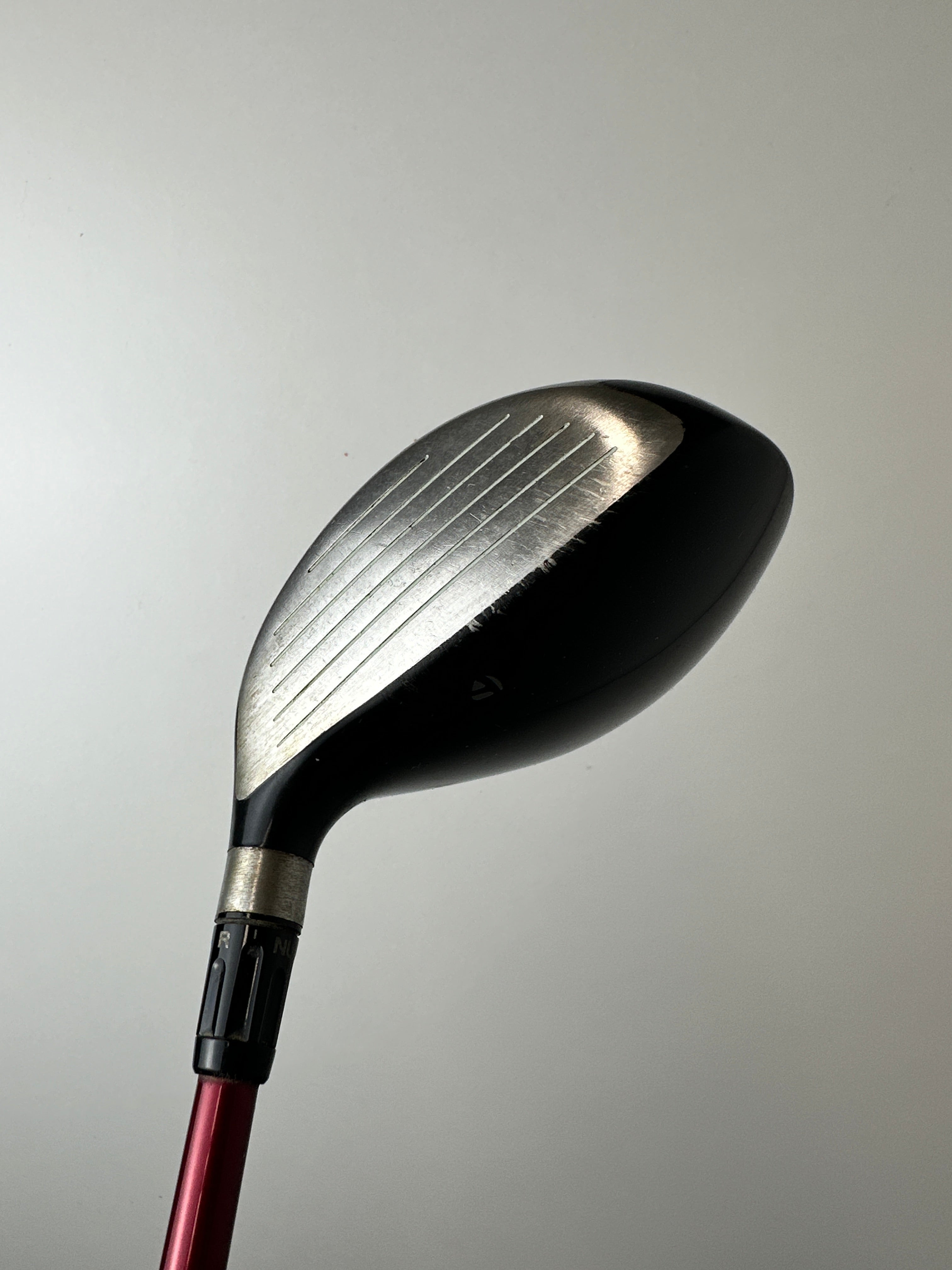 RH Taylormade R9 Fairway Wood #3 / Good Condition / Regular Flex