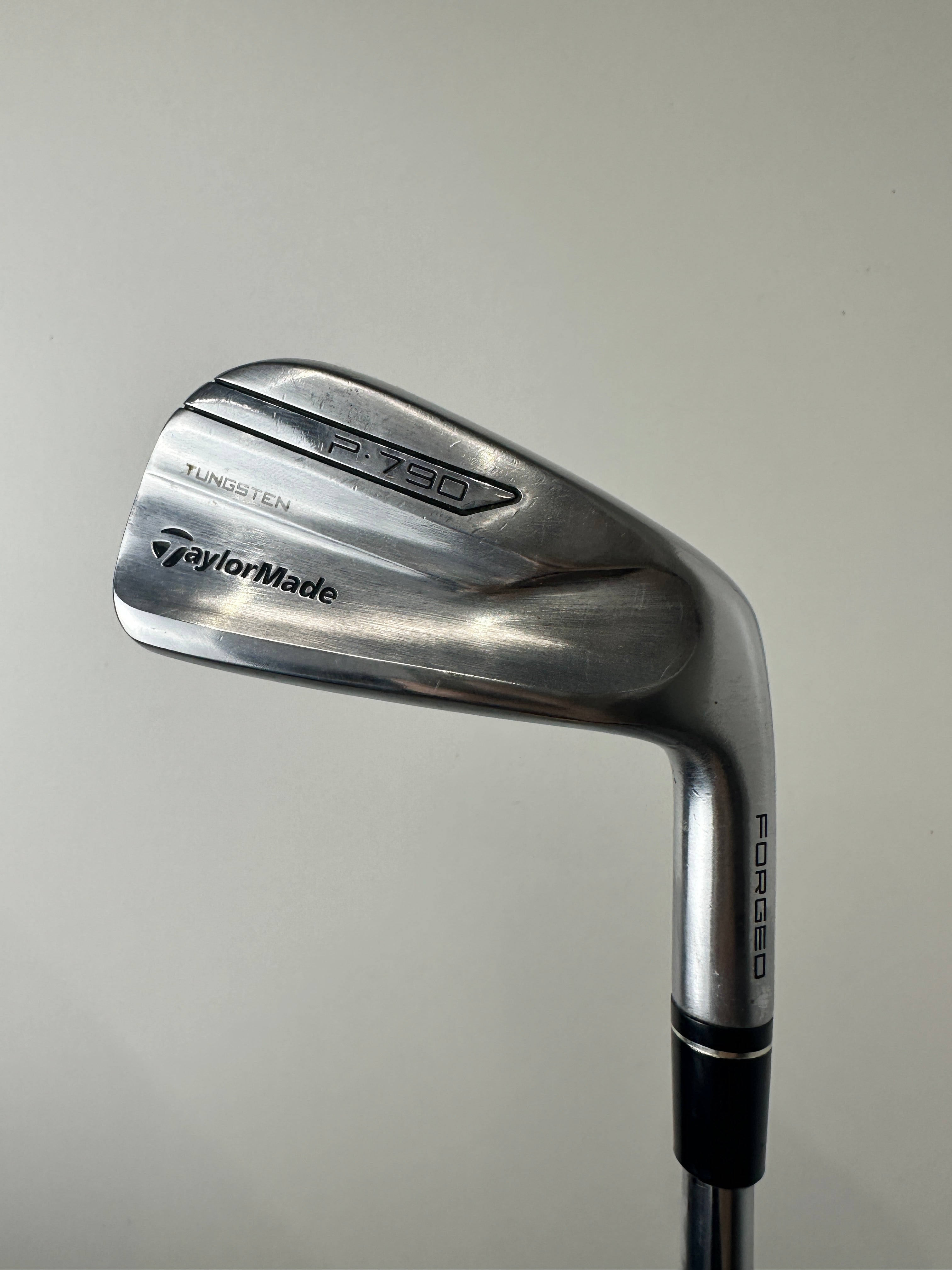 RH Taylormade P790 Irons (4-AW) / Good Condition / Stiff Flex