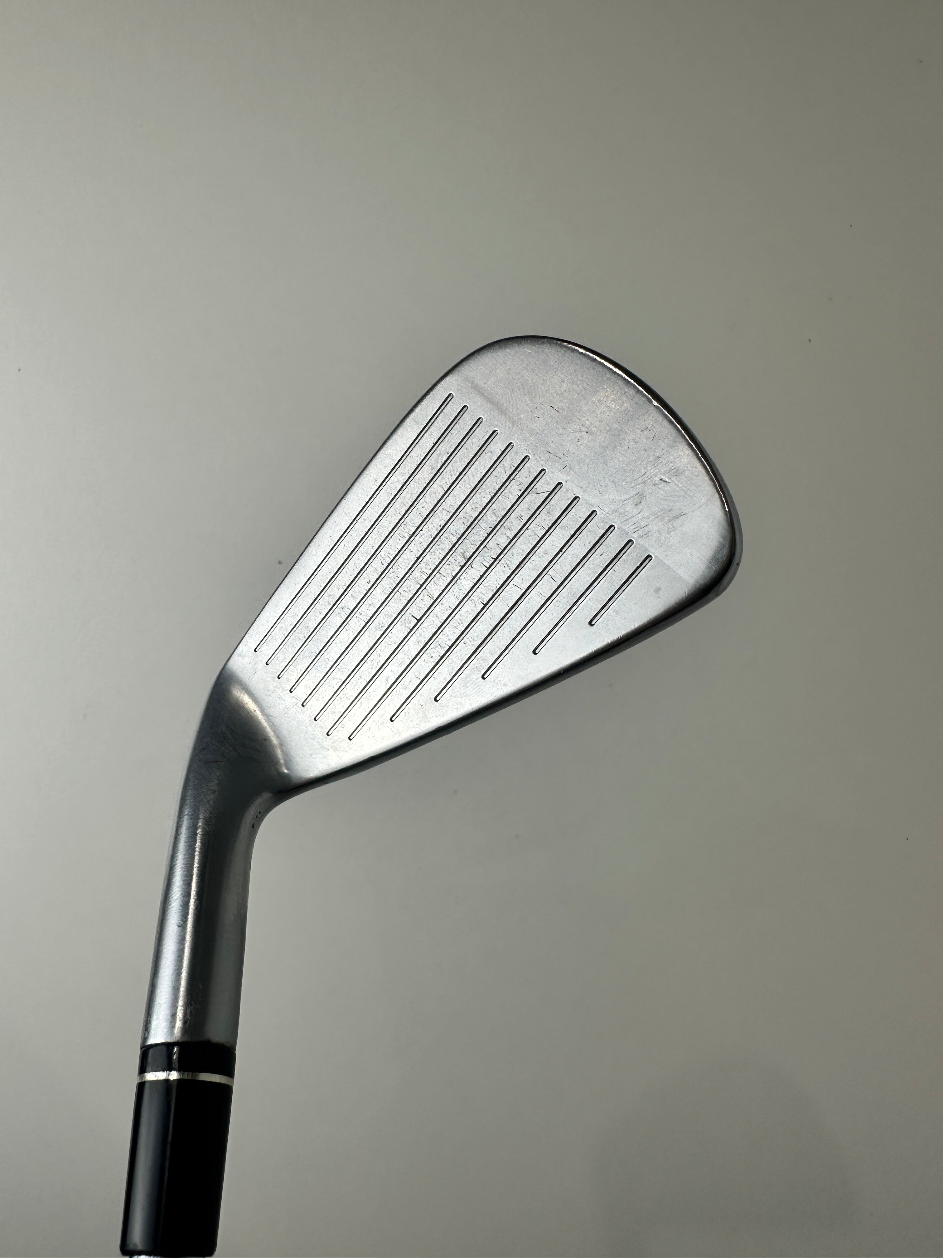 RH Taylormade P790 Irons (4-AW) / Good Condition / Stiff Flex