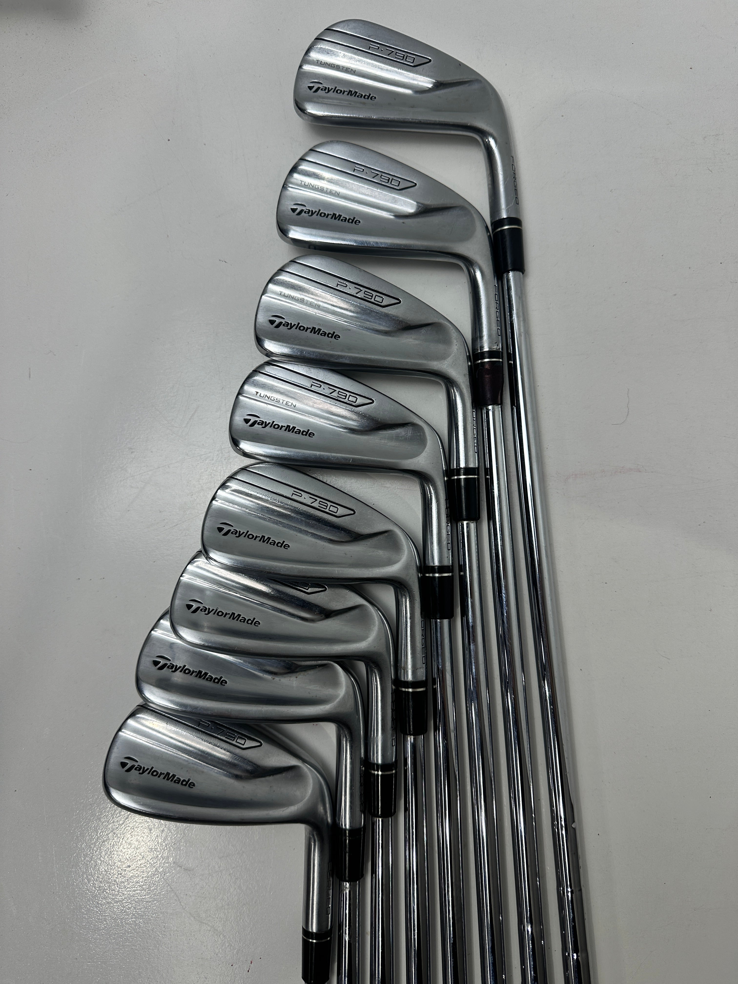 RH Taylormade P790 Irons (4-AW) / Good Condition / Stiff Flex