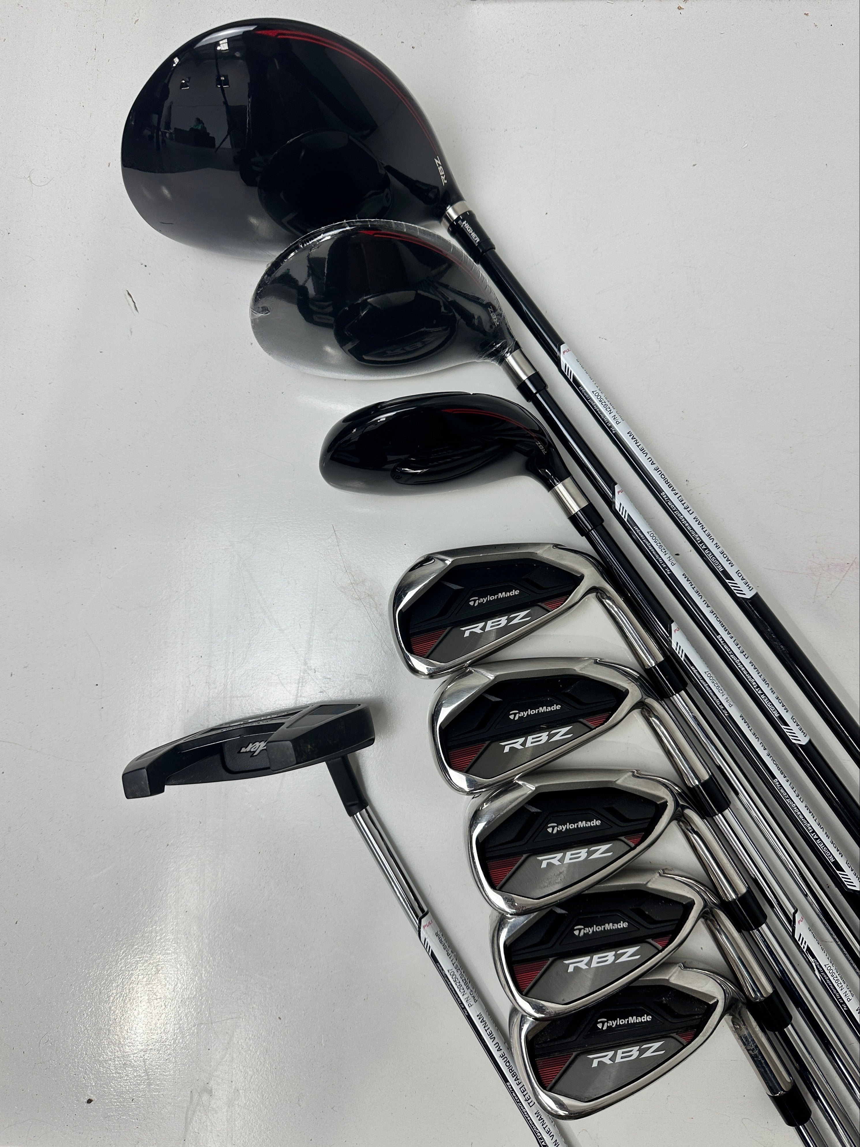 RH Taylormade RBZ Full Set / Mint Condition / Regular Flex
