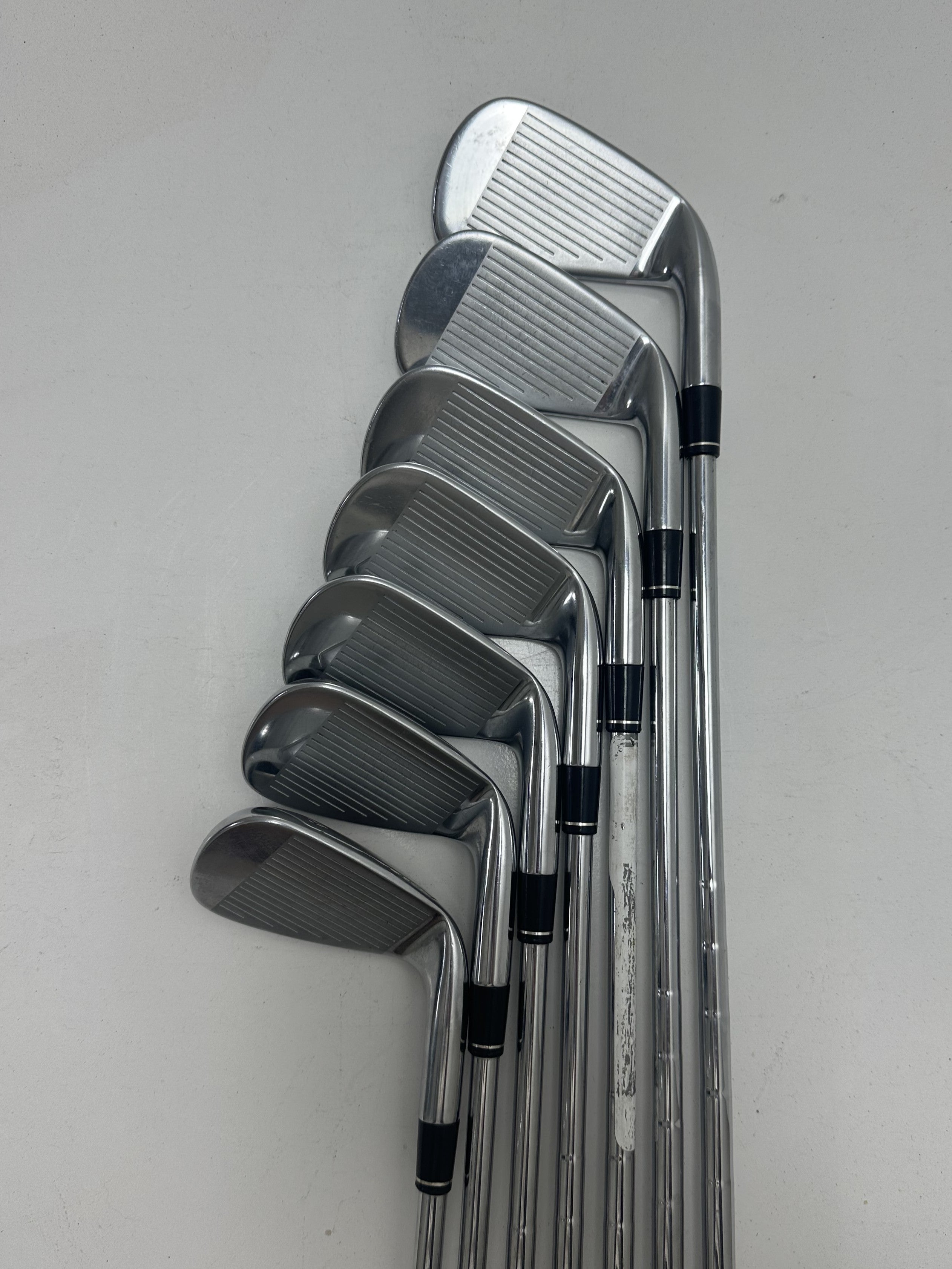 LH Taylormade R11 Irons (5-GW) / Great Condition / Stiff Flex