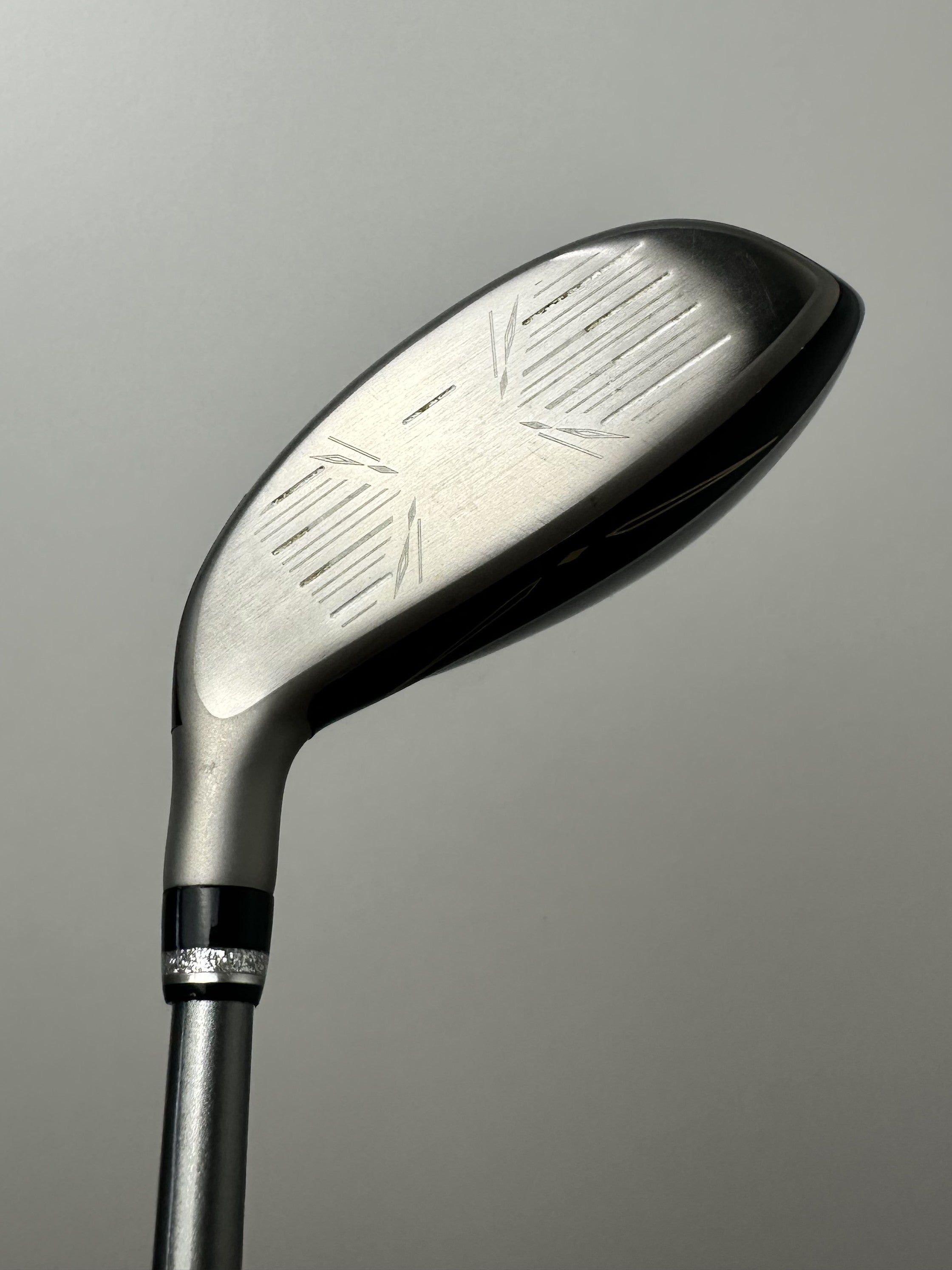 XXIO PRIME #4 Hybrid / Mint Condition / Regular Flex