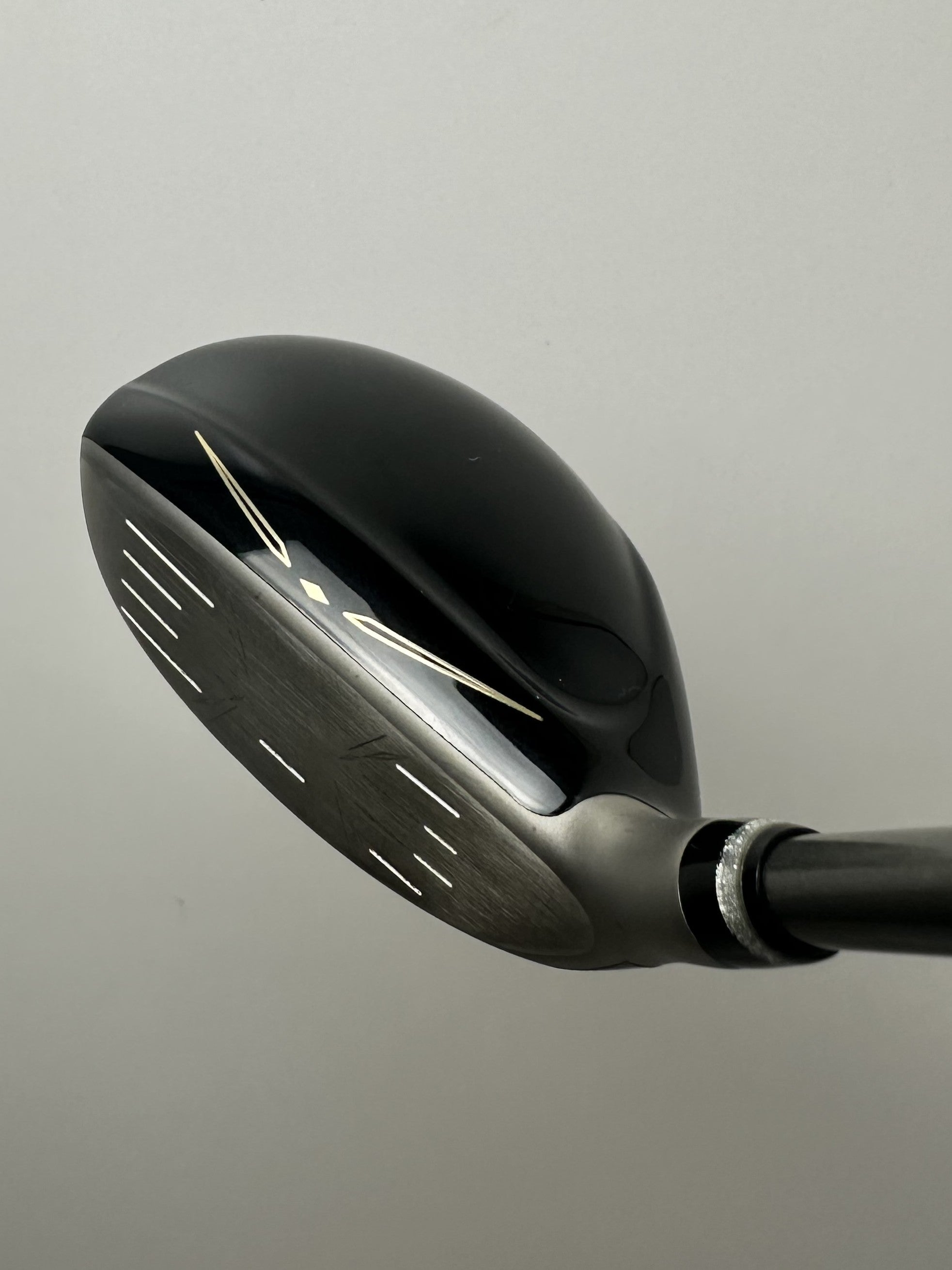 XXIO PRIME #4 Hybrid / Mint Condition / Regular Flex