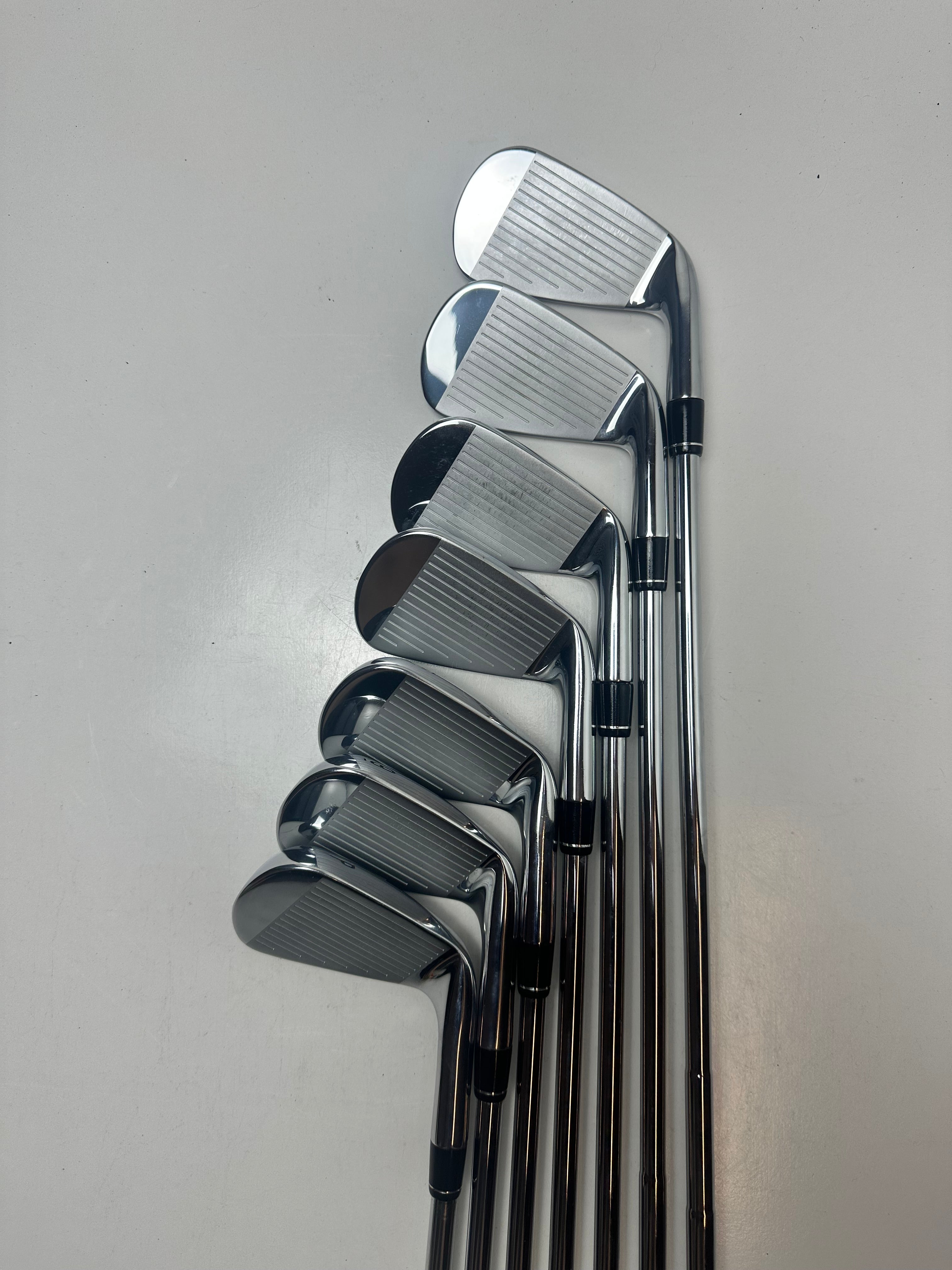 LH Callaway Ai150 Irons (4-PW) / Mint Condition / Regular Flex