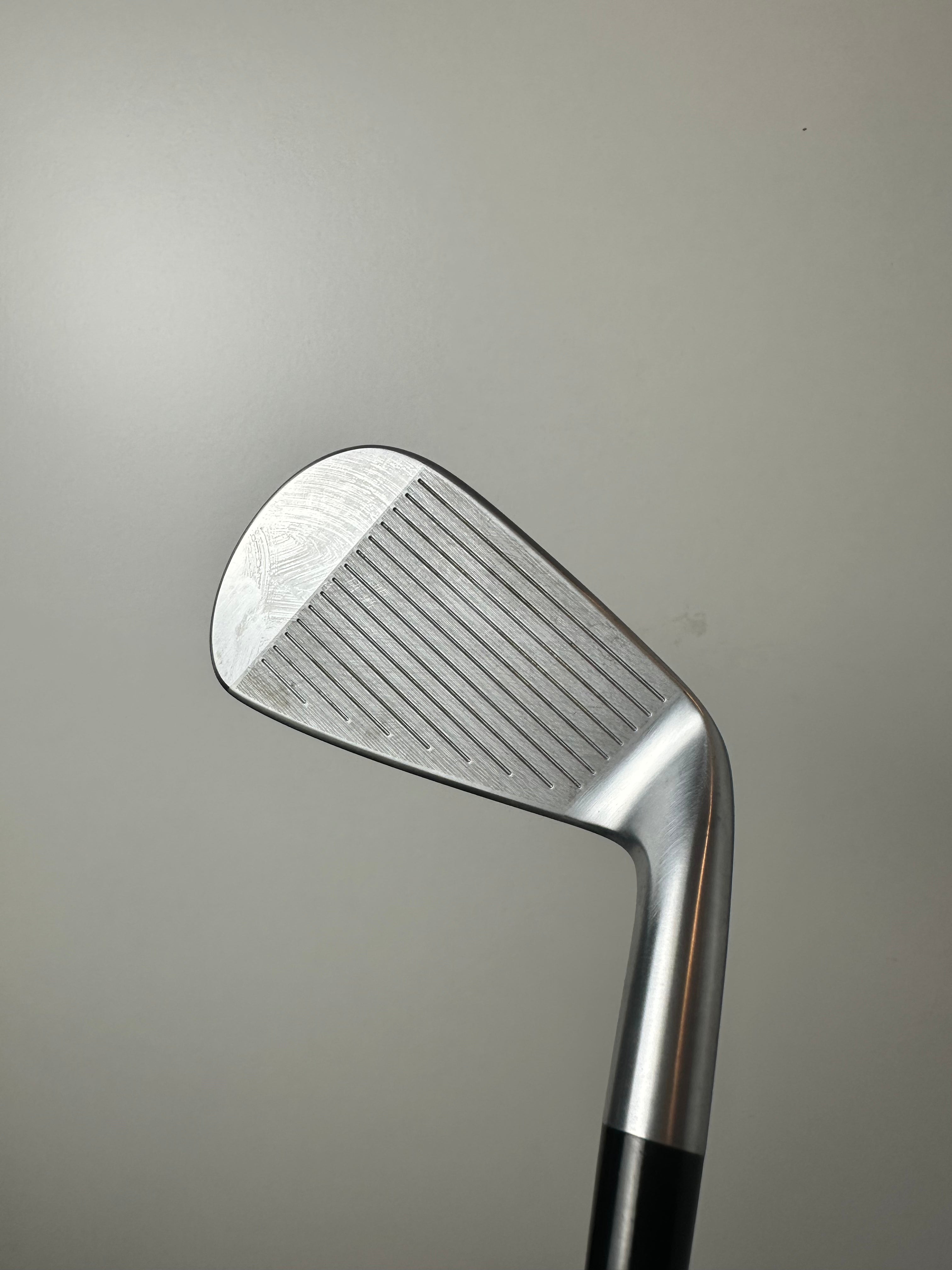 LH Srixon Z585 #7 / Great Condition / Stiff Flex