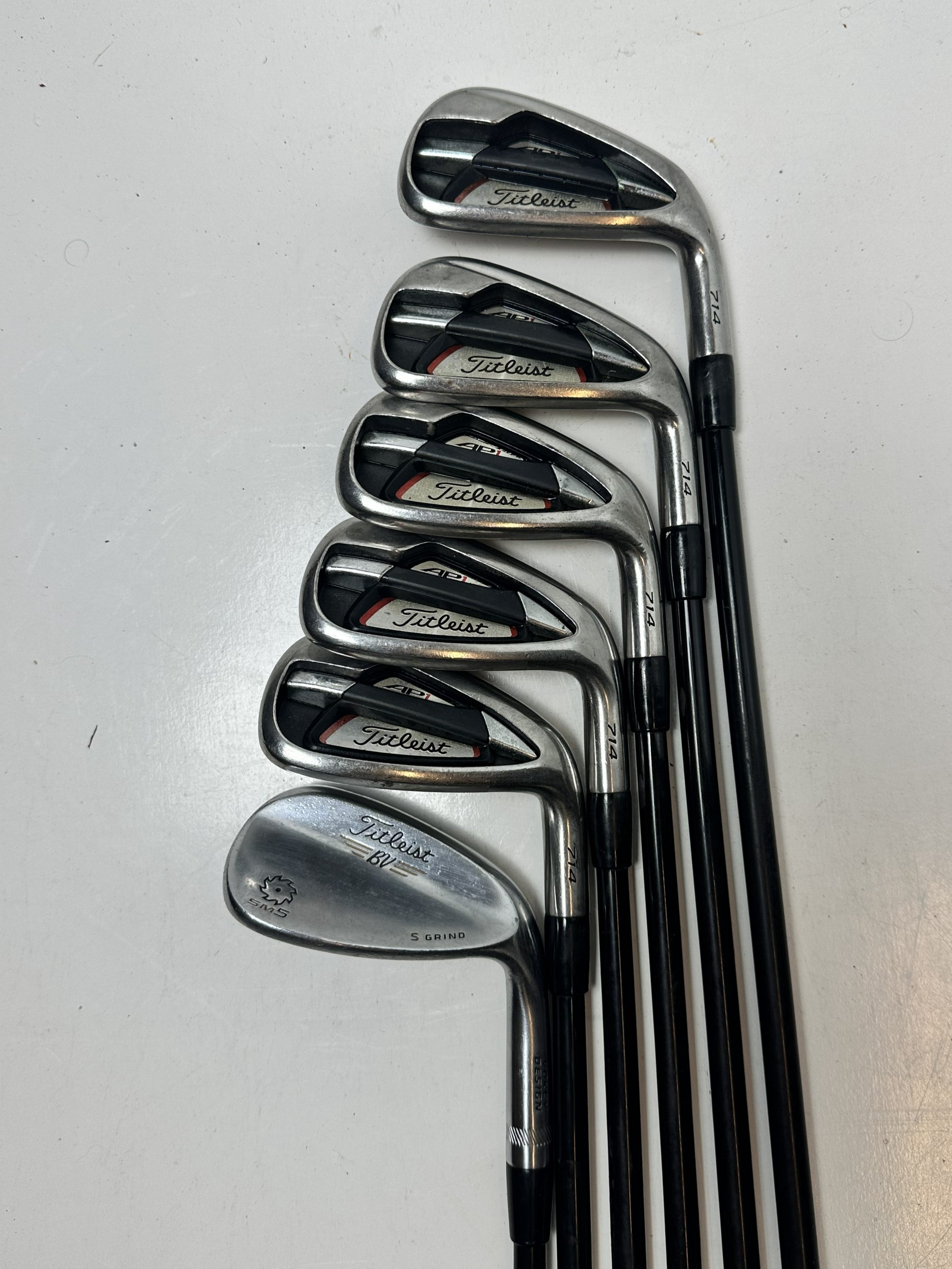 RH Titleist 714 AP1 Irons (6-PW+SW) / OK Condition / Lite Flex