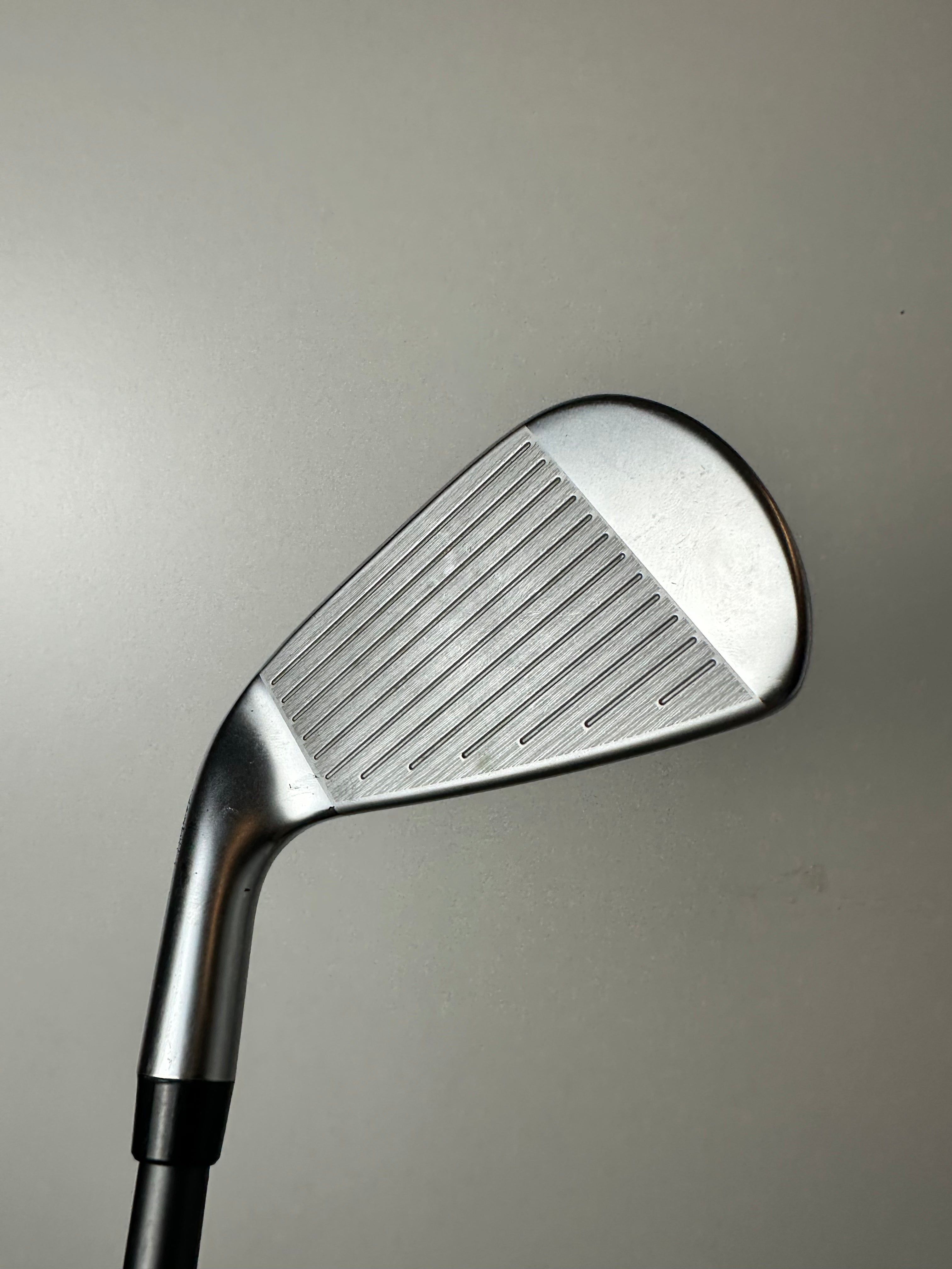 RH Srixon ZX Mk2 Utility #2 / Great Condition / Stiff Flex